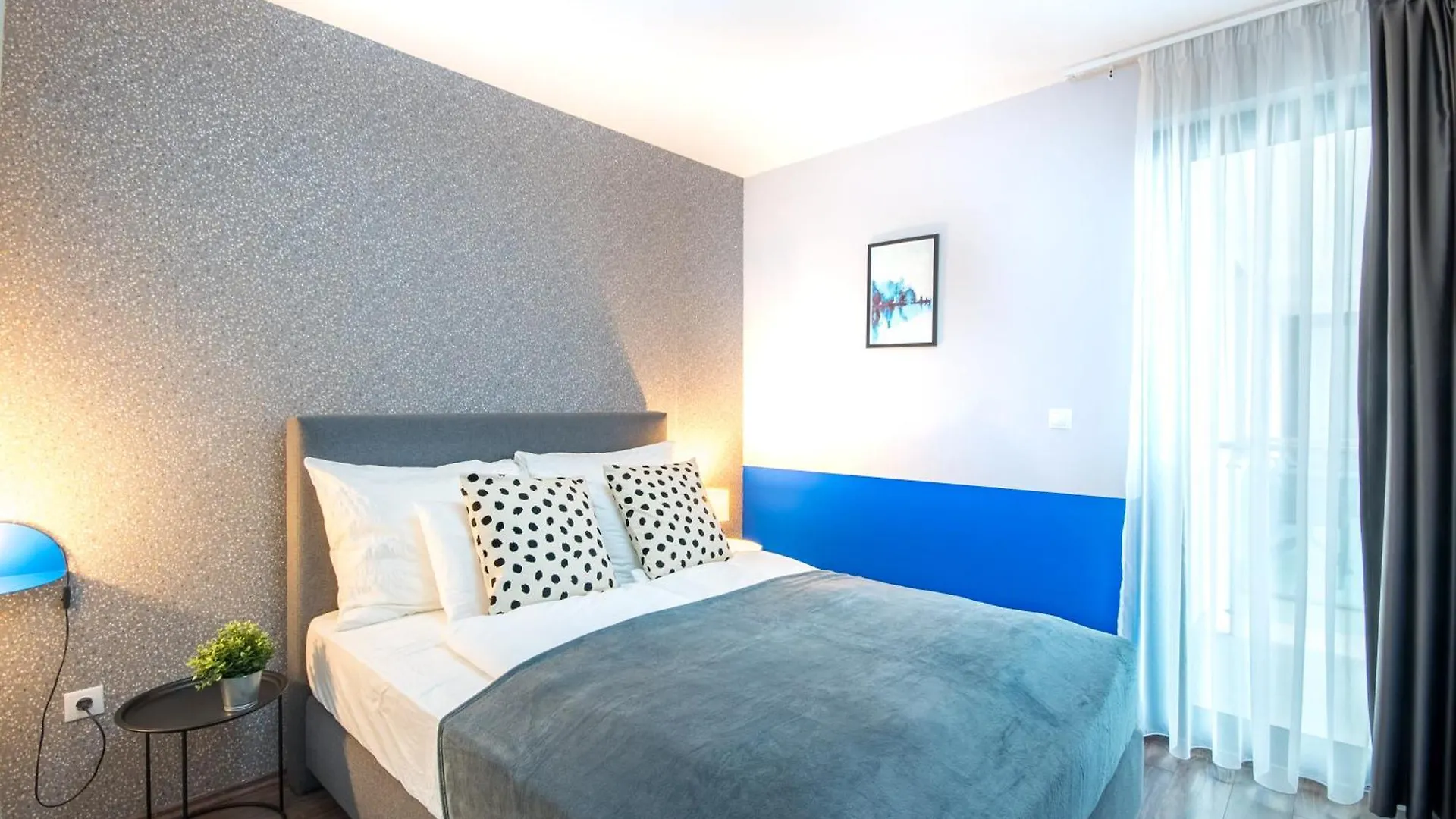 Very Central - Free Parking - Balcony Budapest Apartment
